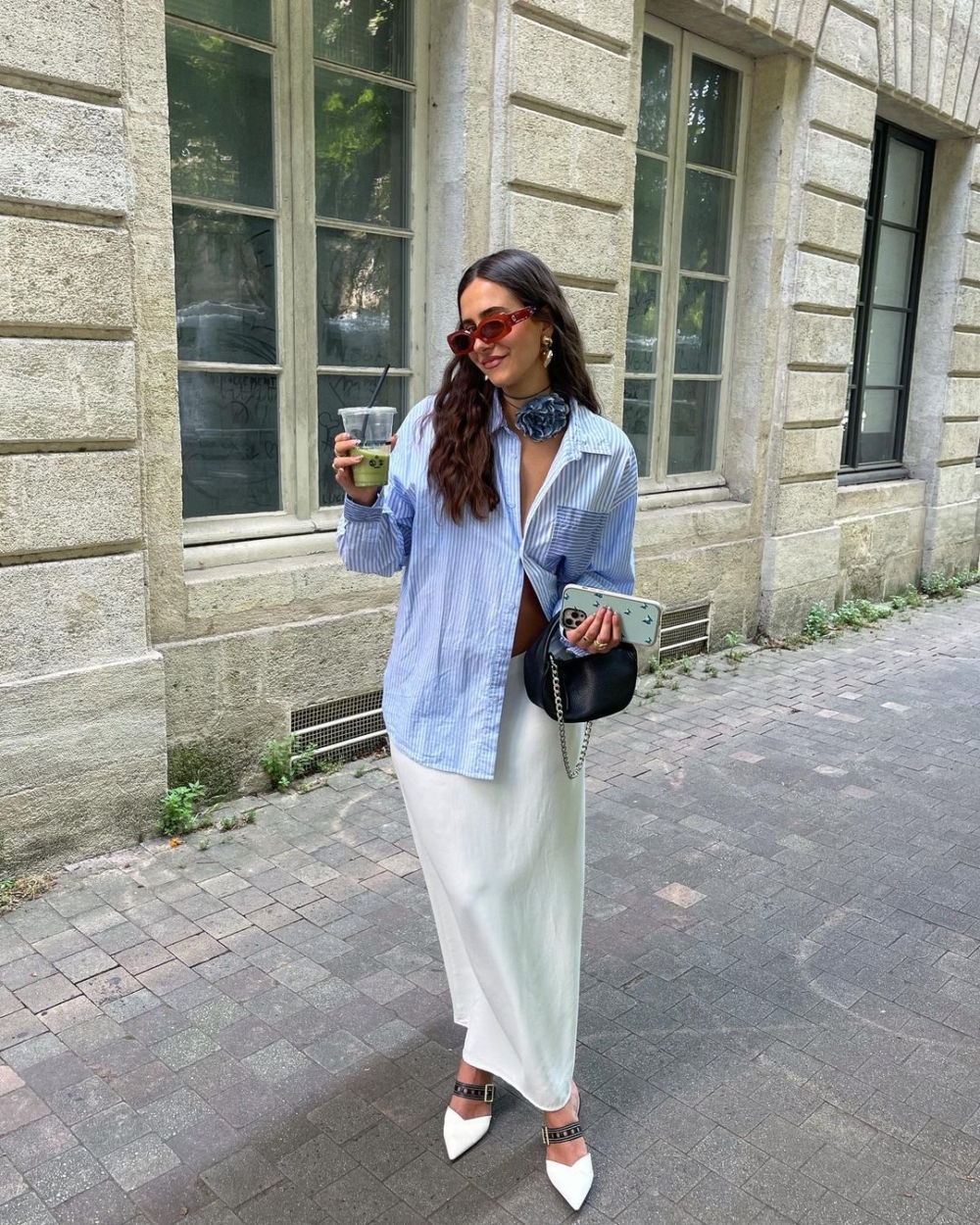 「夏天襯衫穿搭方式」,提供給你自炎熱夏季過渡到秋季的日常穿搭靈感