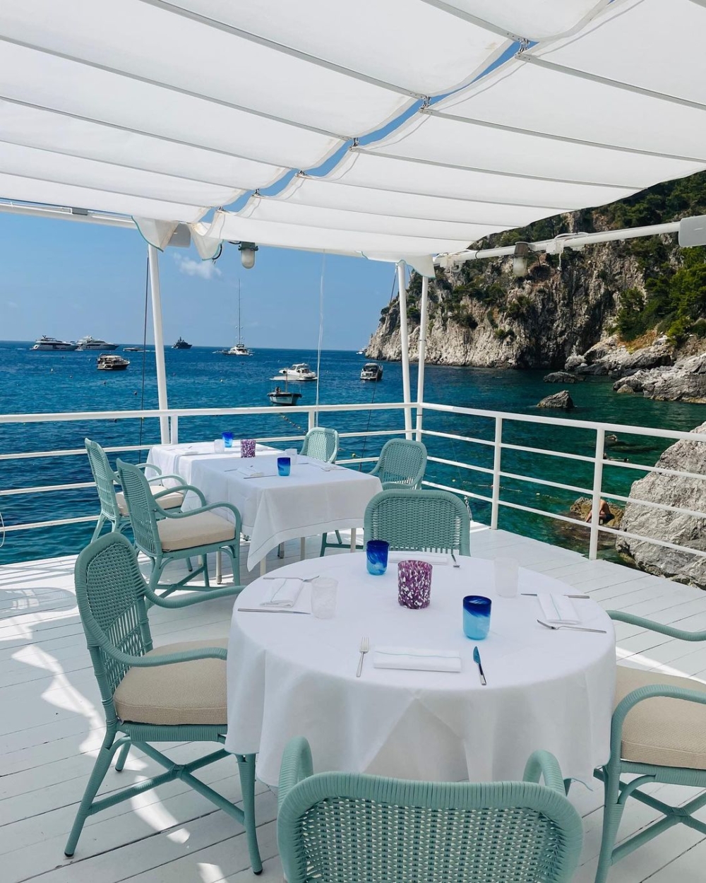 滿載著夏日朝氣與明亮氛圍