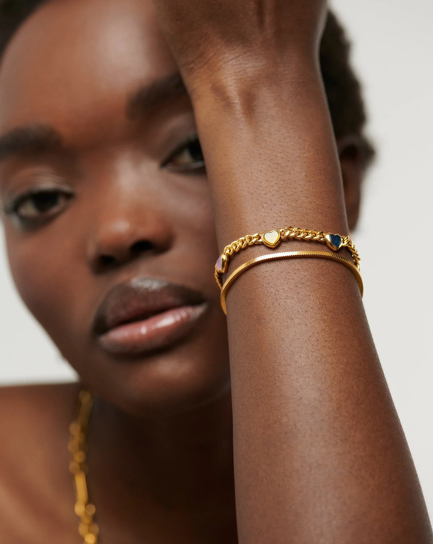 能搭配成一整套的手鍊。