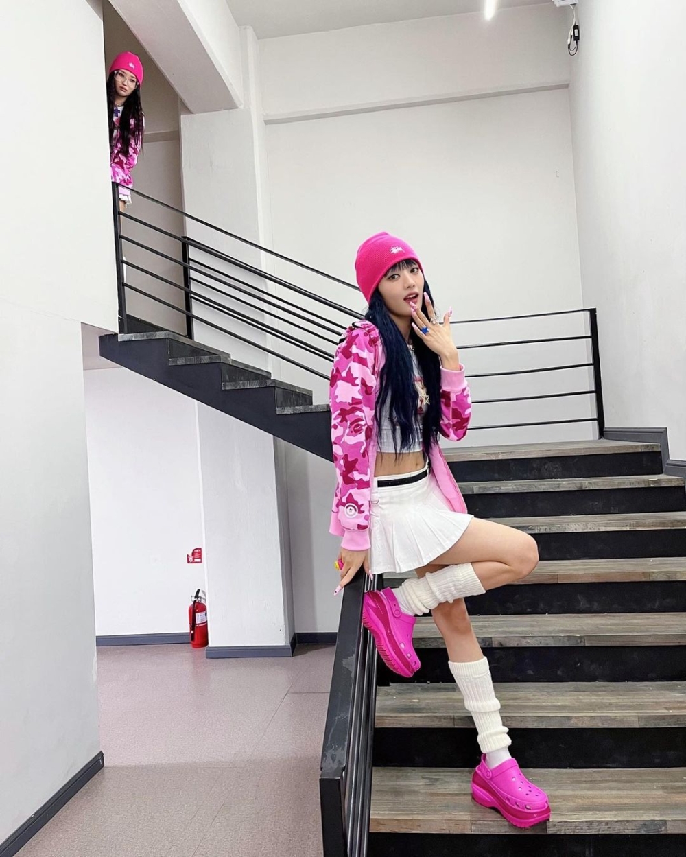 (G)I-DLE Minnie的甜辣穿搭是許多人的穿搭範本