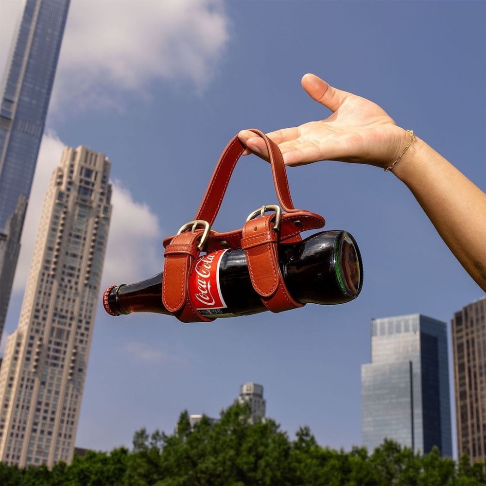 也能套在可樂罐上。