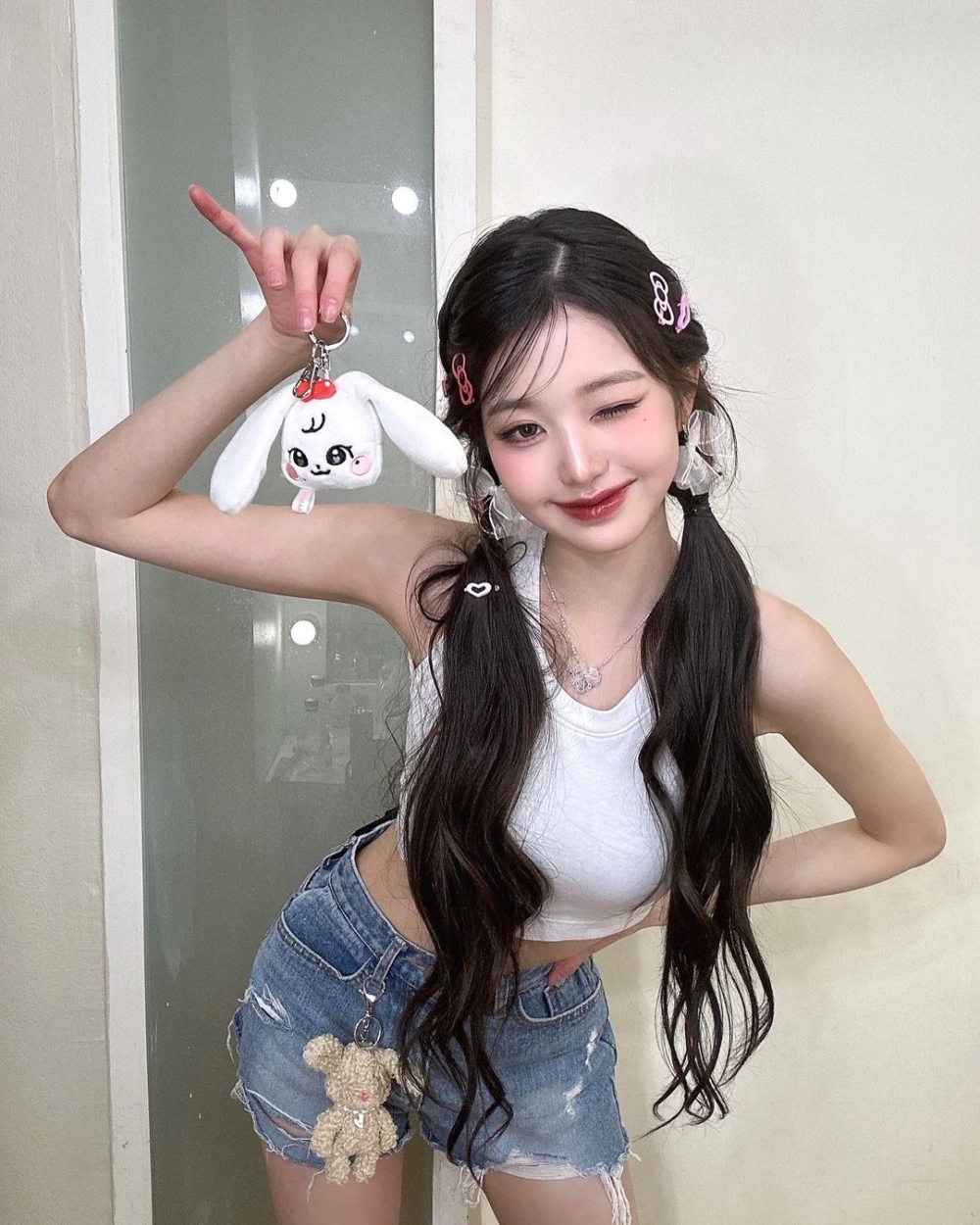 張員瑛的少女感穿搭擄獲許多人的心