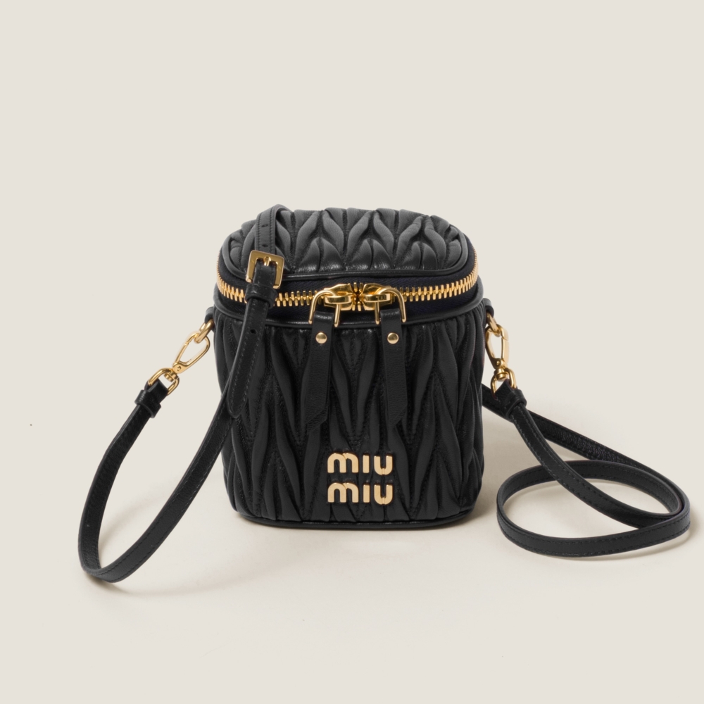 2023秋冬Miu Miu 新手袋:Miu Miu Matelassé納帕皮革迷你小袋黑色Matelassé nappa leather mini-pouch