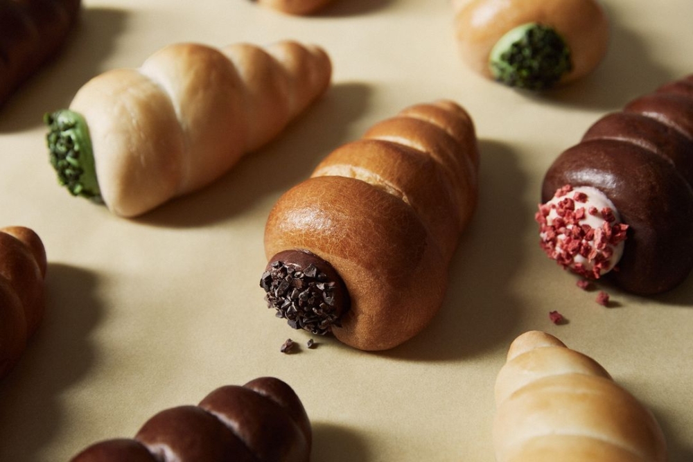 店上有28種麵包等裡品嚐。