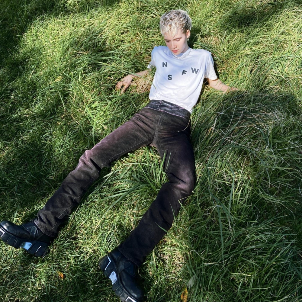 Morgan Davies曾說到自己非常感激能夠扮演跨性別的角色