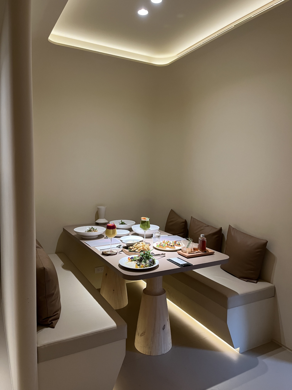 餐廳有提供多道餐點。