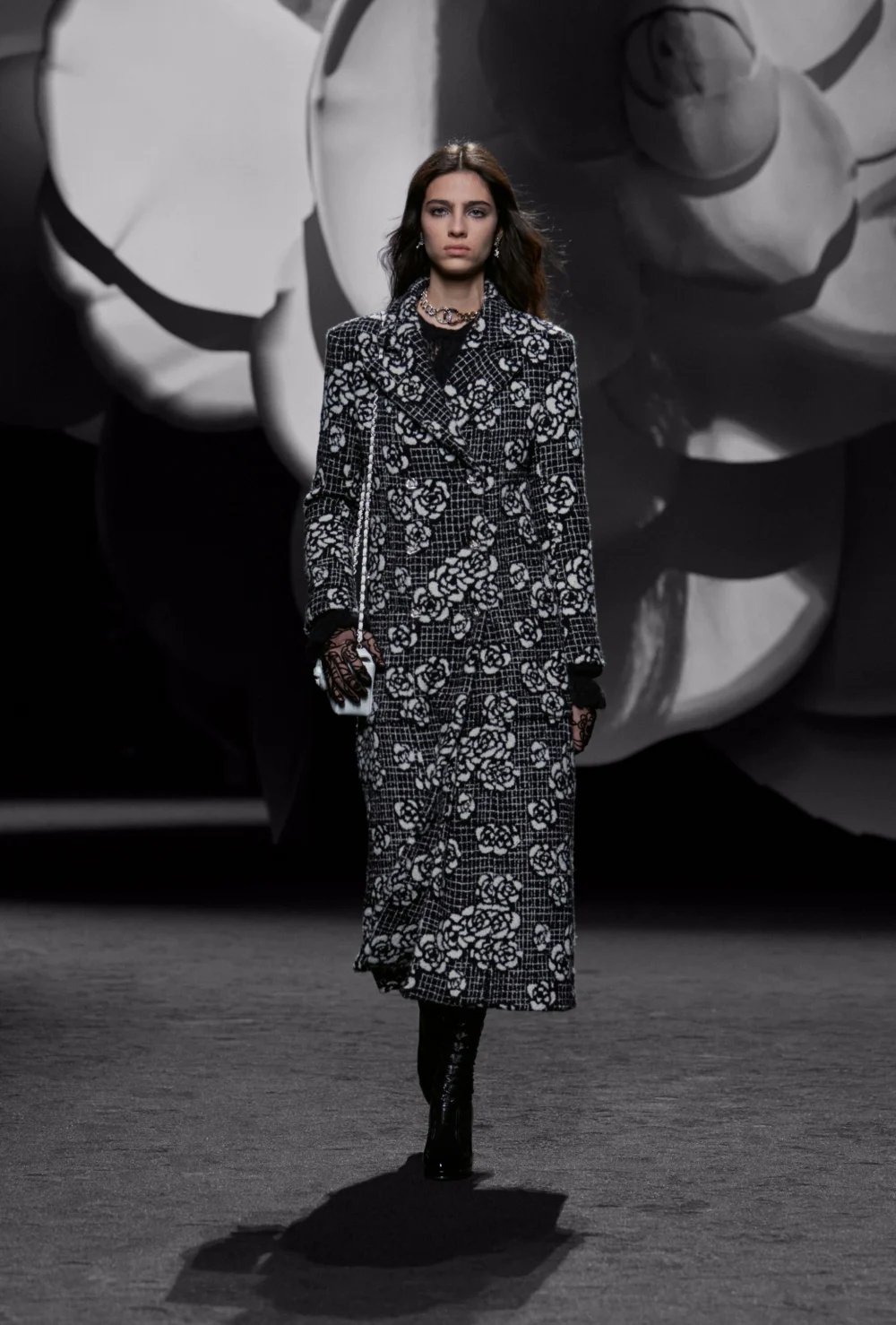 【冬の装いに気品を添える♪】CHANEL 手袋 hq720.jpg?sqp=-