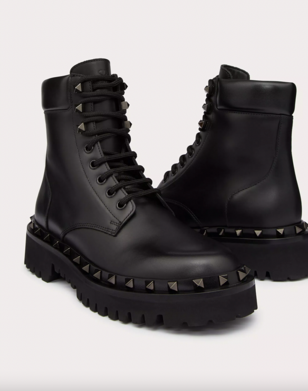 Rockstud Calfskin Combat Boot with Matching Studs 50mm。