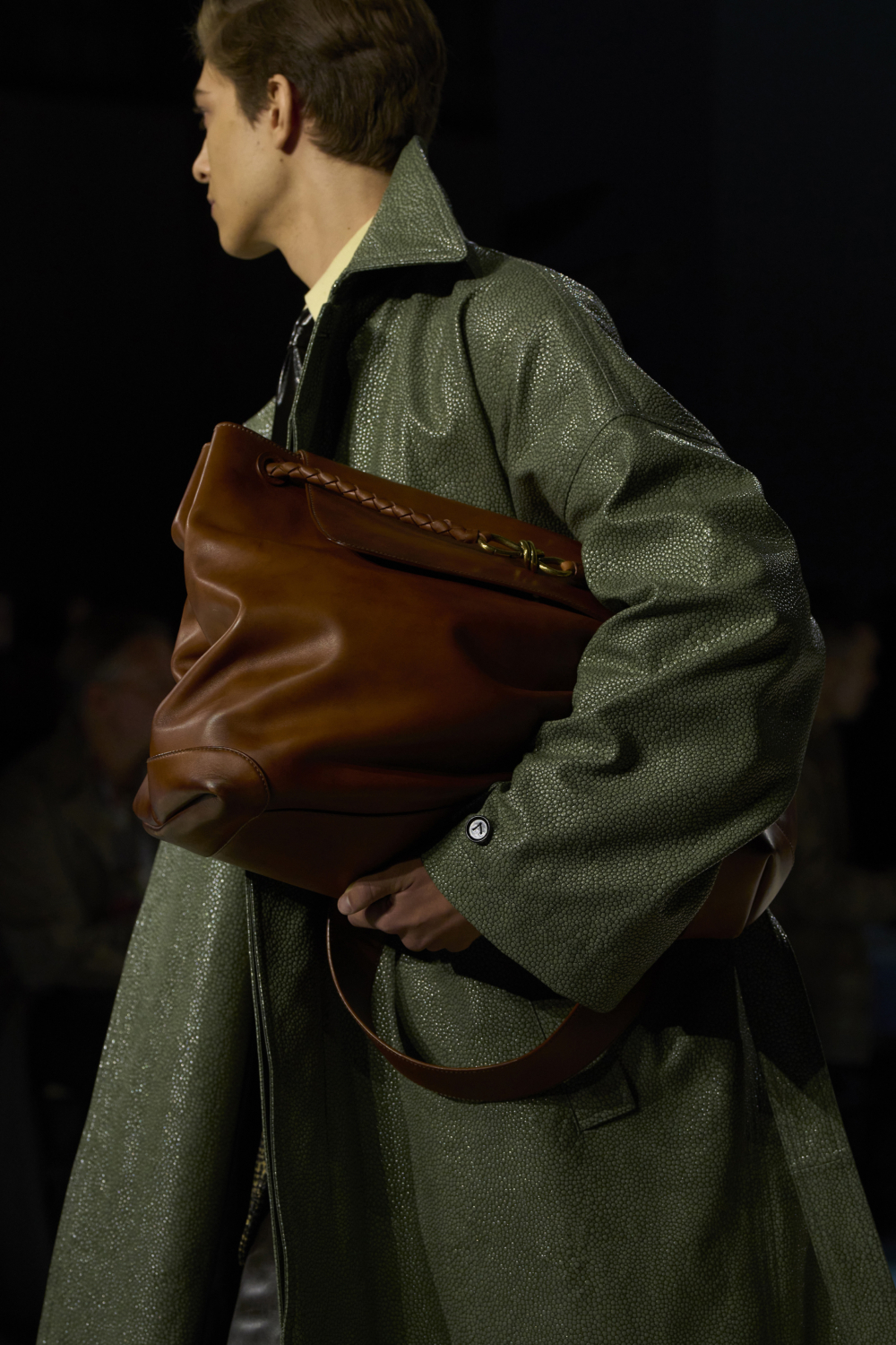 Bottega Veneta 2024春夏系列亮點手袋5:巨大後背包