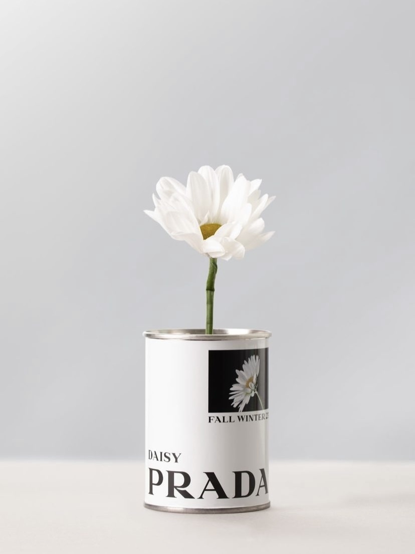 Prada「花卉種子罐頭」