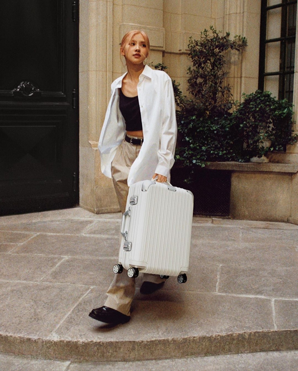 Rosé出鏡Rimowa新形象大片。