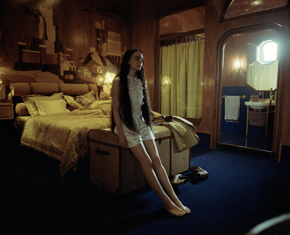 在電影中她換上多個造型。