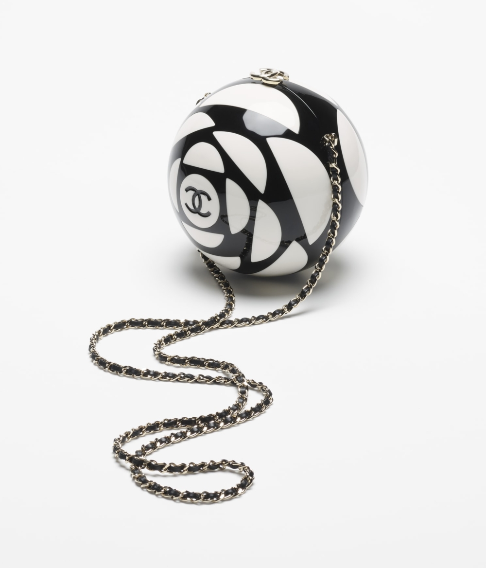 CHANEL 2023秋冬系列山茶花手袋5:Sphere Minaudiere球形盒子晚宴包