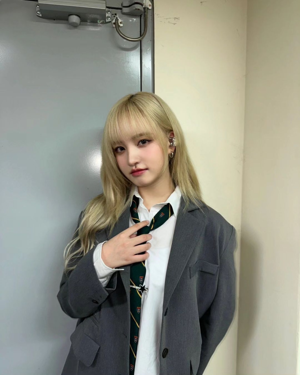 韓星金髮染髮範本推薦2：Ive LIZ