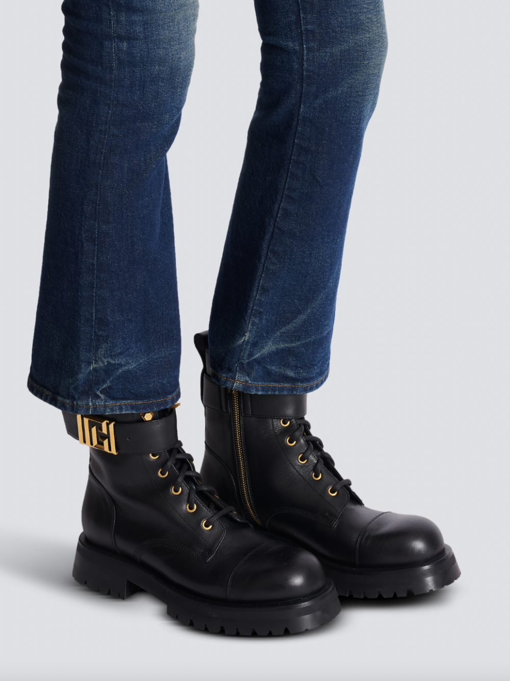 挑一雙自己心儀的款式!