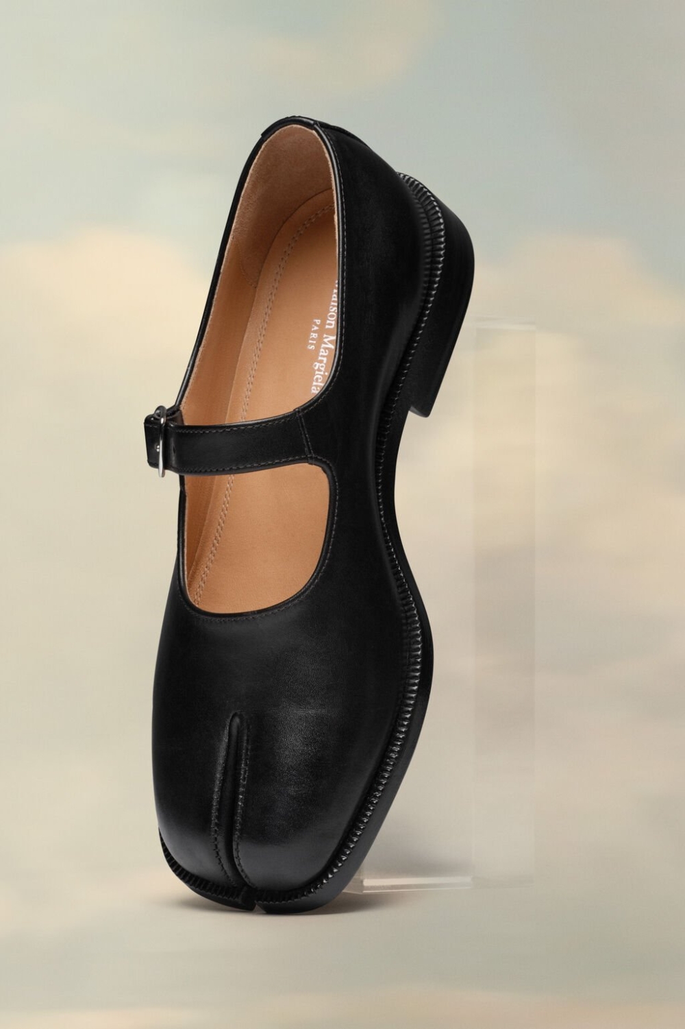 Maison Margiela Tabi Mary-Janes。