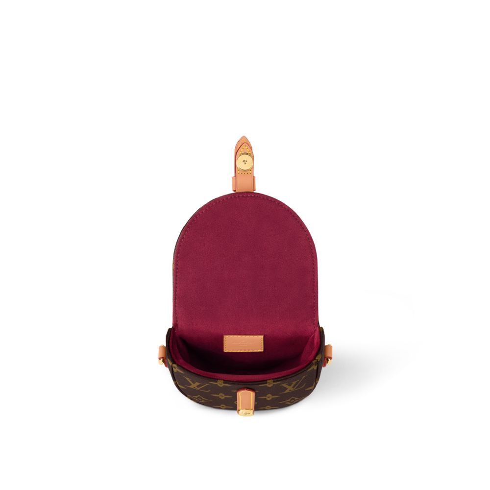 內襯則選用酒紅色超細纖維面料