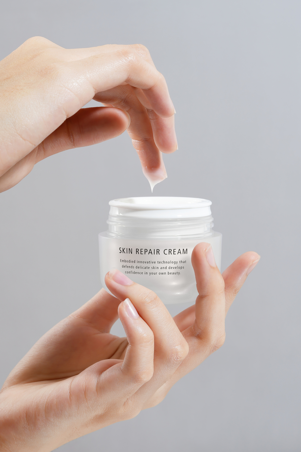 一推出即成為日本@cosme No.1¹敏感肌面霜！是無數日本女生的紓敏寶物。