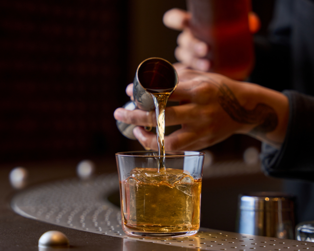 在這裡我們能啜飲美酒。