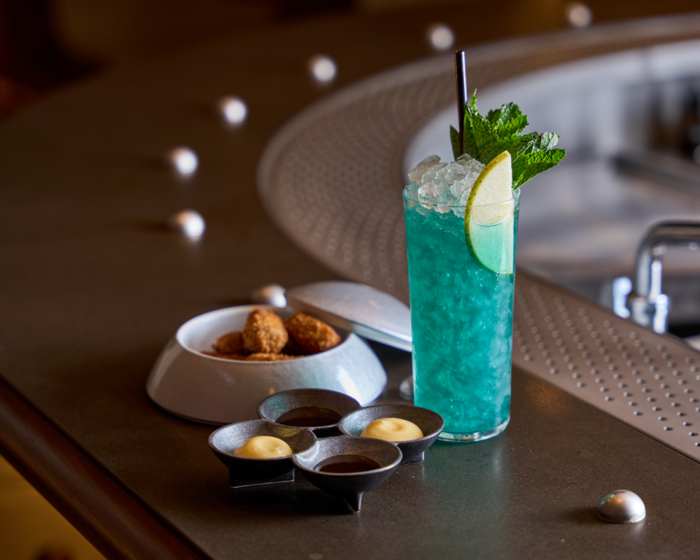 店內提供的飲品與餐點。