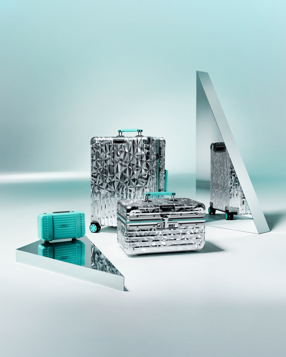 Rimowa × Tiffany & Co.推出限量聯名系列。