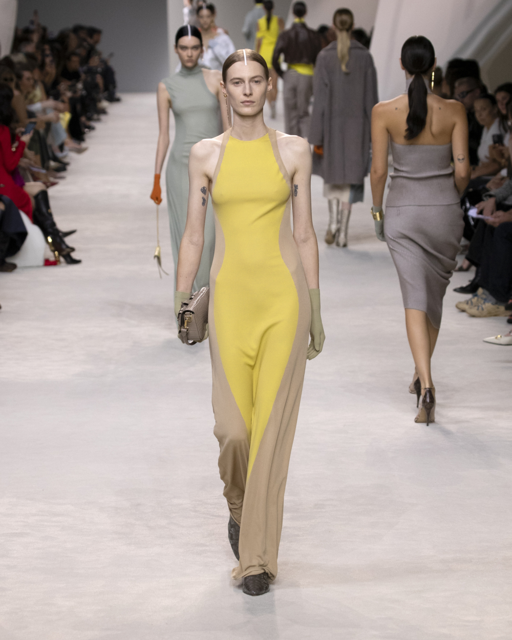 Framis印花圖案製作的的錯視絲綢連衣裙