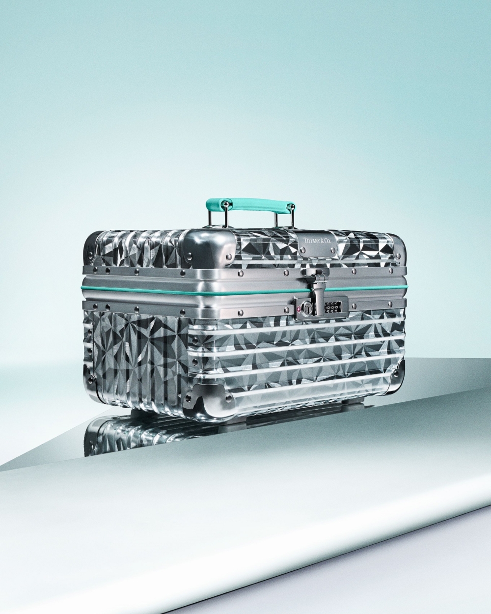 Rimowa x Tiffany & Co.限量聯名系列珠寶收納箱。