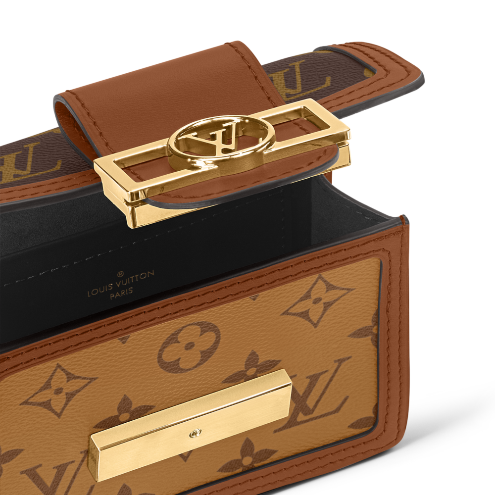 翻蓋設計配有金屬色Dauphine手袋扣