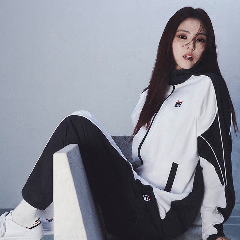 韓韶禧換上FILA推出50週年的F-Box女裝系列