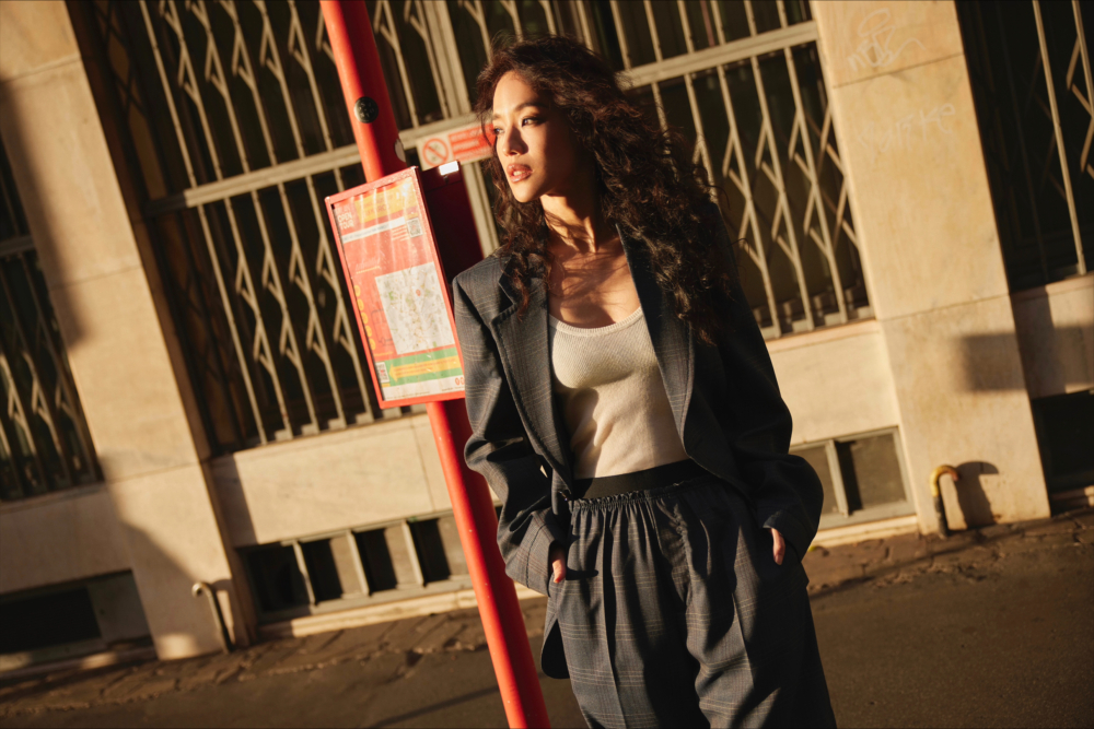 本季Bottega Veneta 2024春夏系列邀請影后舒淇現身看秀