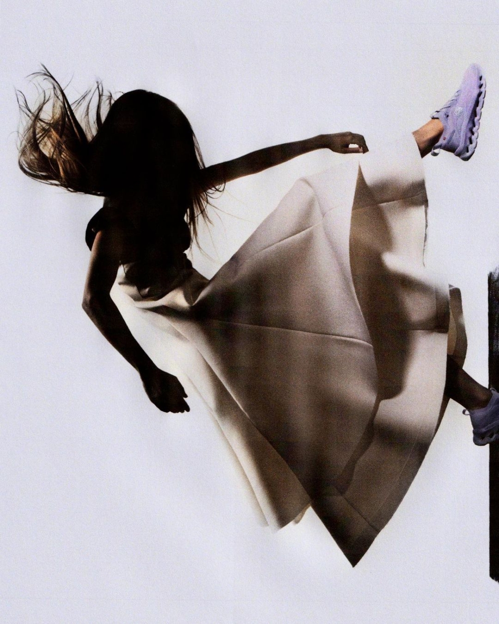 為品牌On Lifestyle系列中首款採用CloudTec® Phase專利緩震技術打造而成的產品