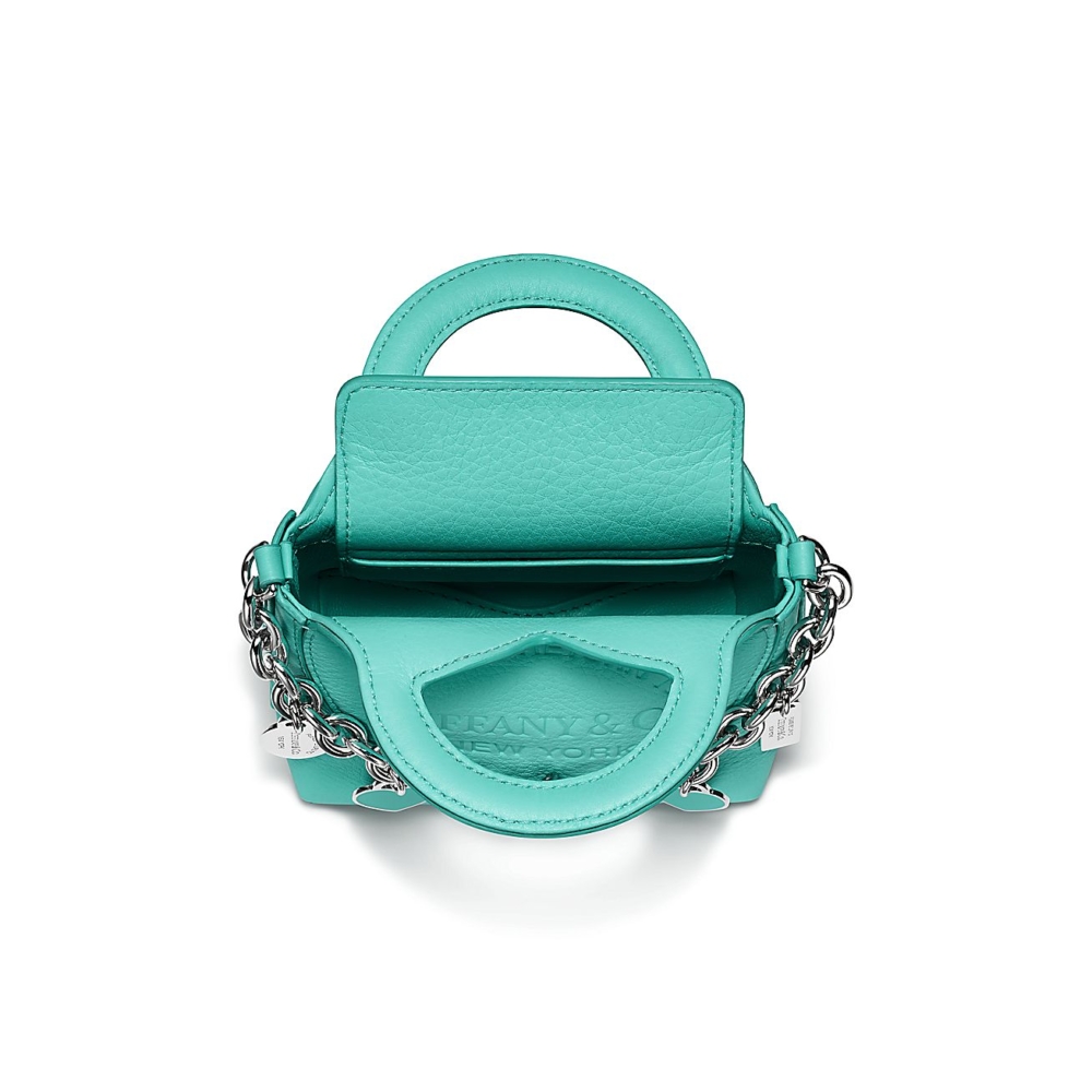 優雅的Tiffany Blue外觀以磁性翻蓋閉合