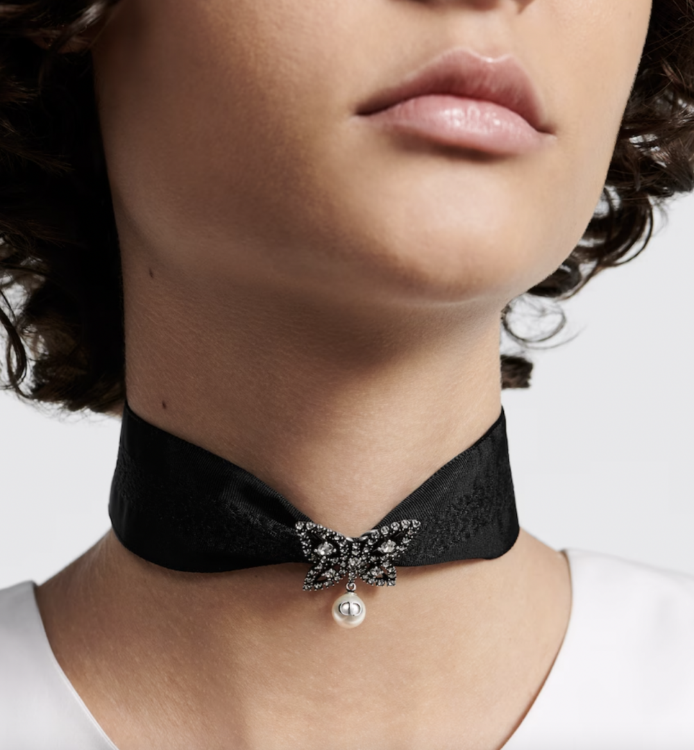 Papillon de Nuit Choker。