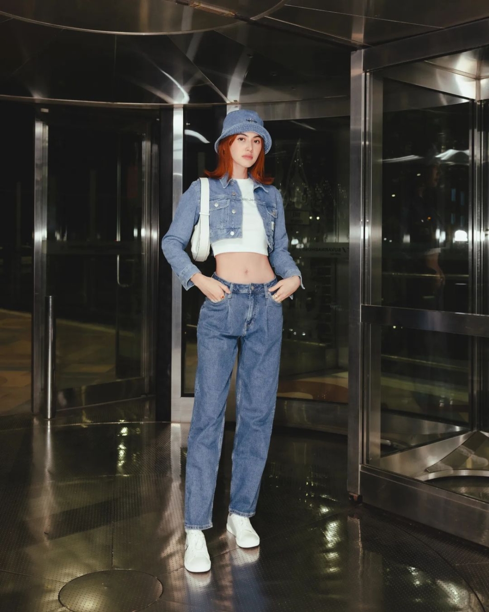 丹寧加球鞋風格簡單百搭