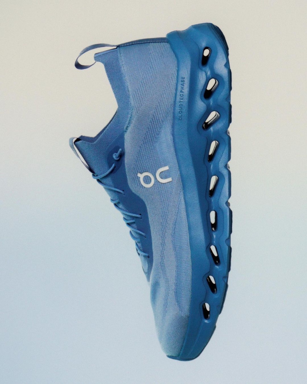 一共推出純白、純黑、檸檬綠、紫玫瑰色、海軍藍