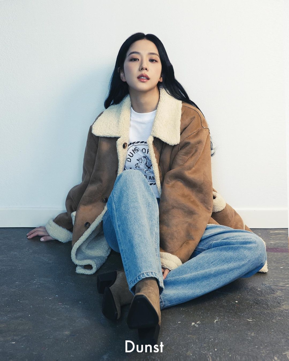 在冷冷的秋冬季顯得格外有股清新的知性魅力