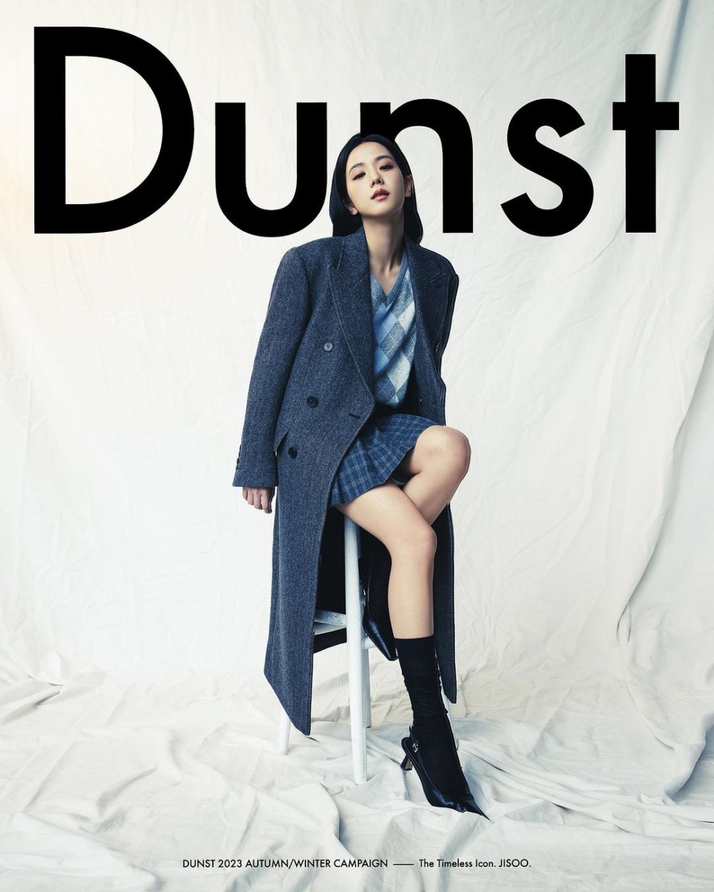 搭配上藍色、黑色、咖啡、卡其等適合秋天的大地色系