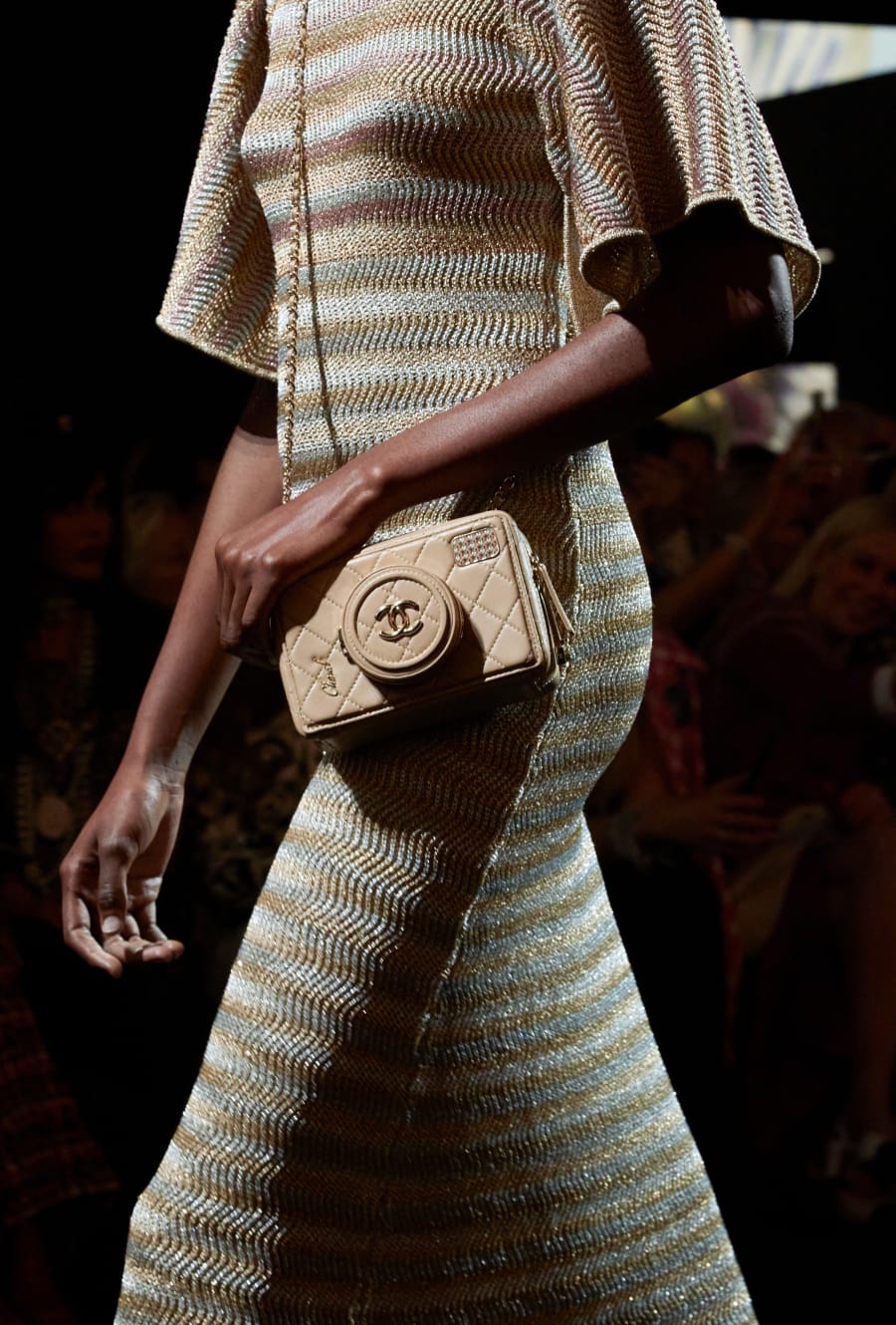 CHANEL 2024春夏系列亮點手袋:「相機包」