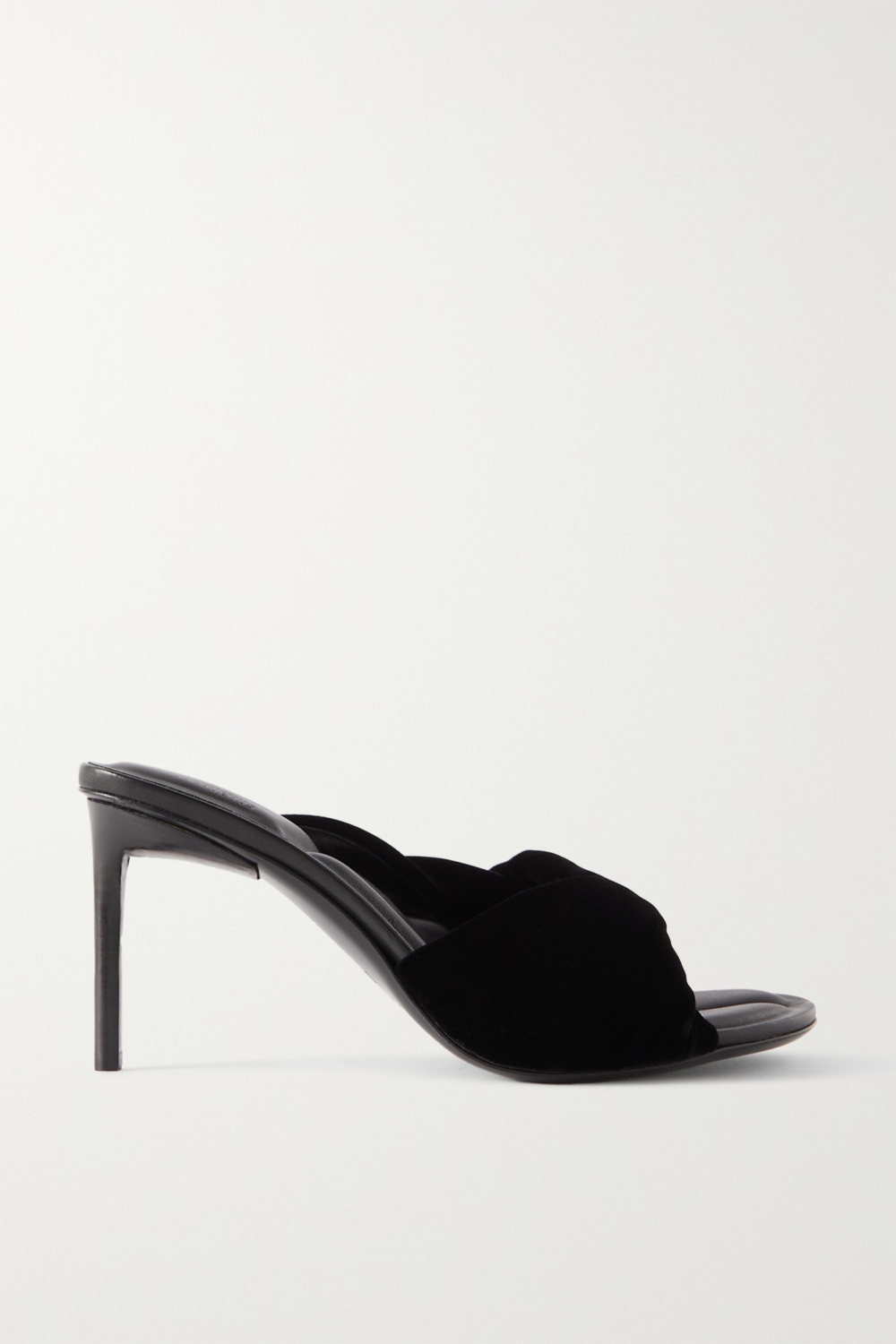 Bagnu Velvet Mules。