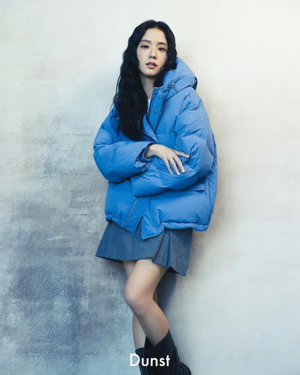 針織毛衣、羽絨外套也是秋冬不可或缺的元素之一