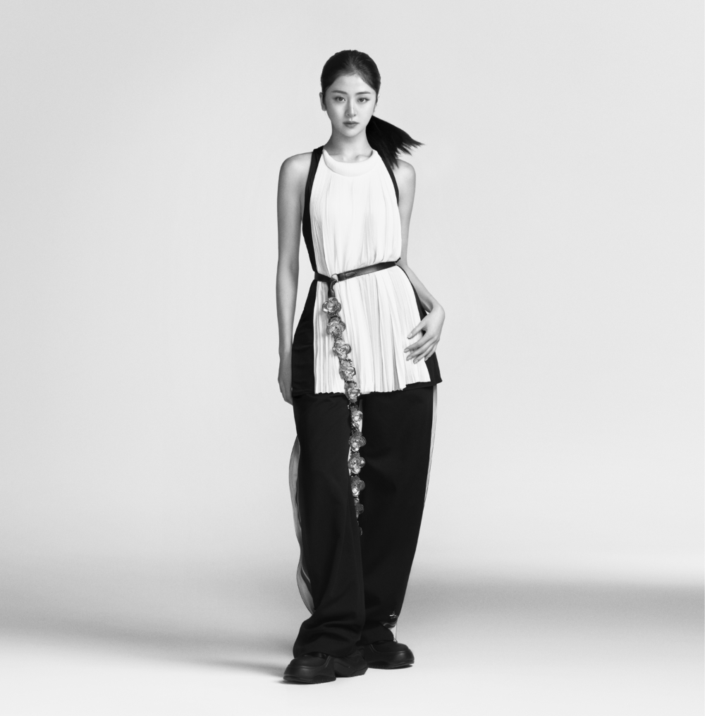 女團LE SSERAFIM成員許允眞