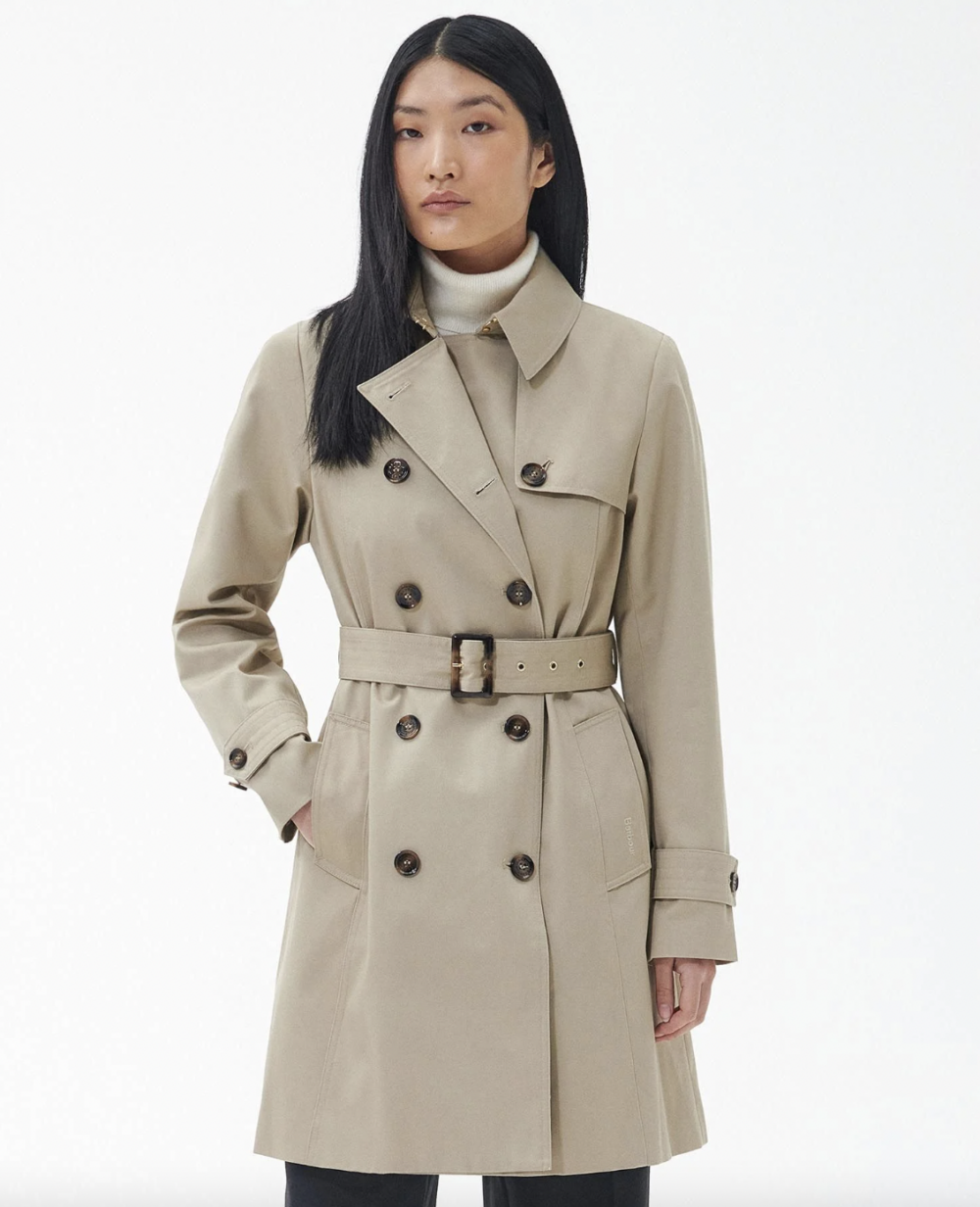 Barbour Short Greta Showerproof Trench Coat。
