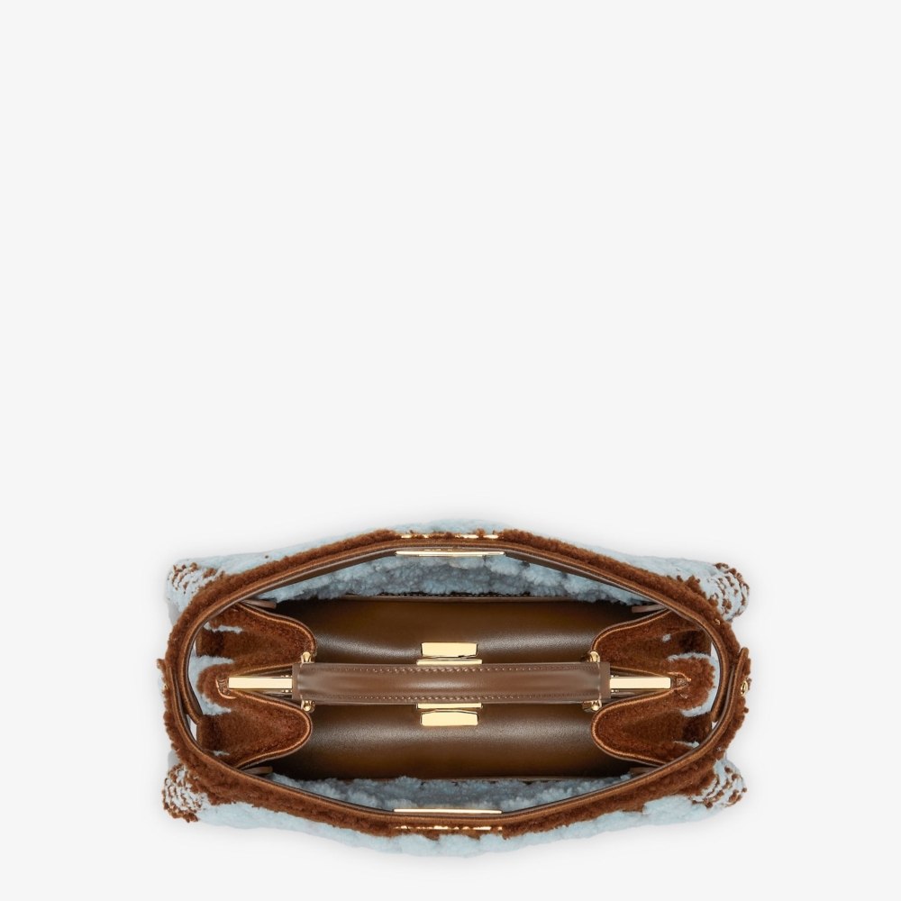 具有同色系皮革內襯