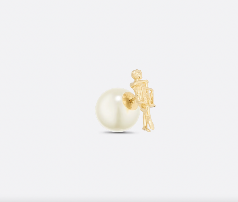 Dior Tribales Libra Earring。