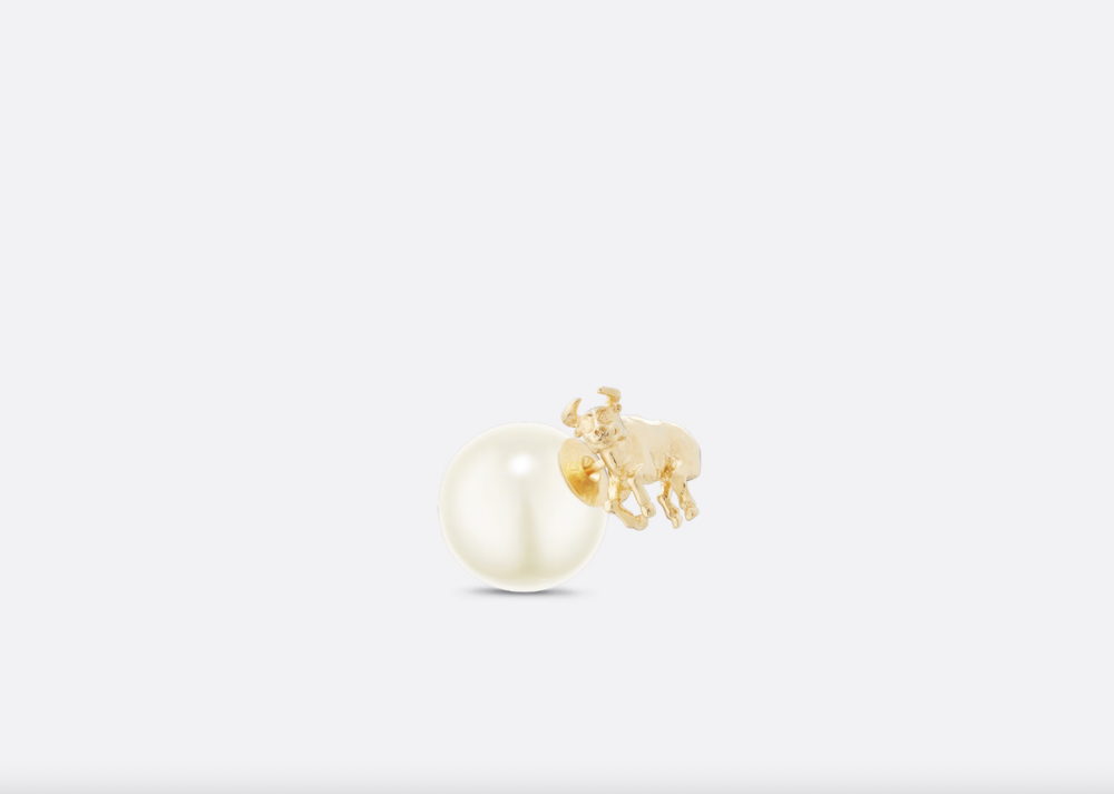 Dior Tribales Taurus Earring。
