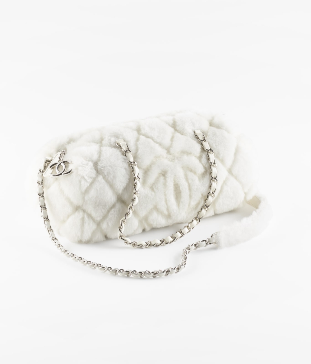 CHANEL 2023/24 Coco Neige系列單品:小號保齡球袋Small Bowling Bag