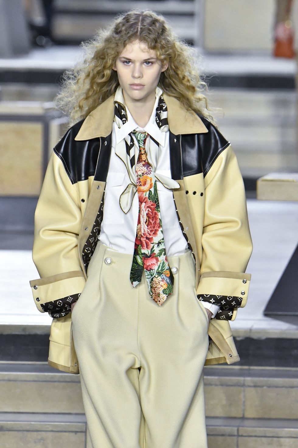 Louis Vuitton 2022秋冬秀場上上演的精彩西裝與領帶設計