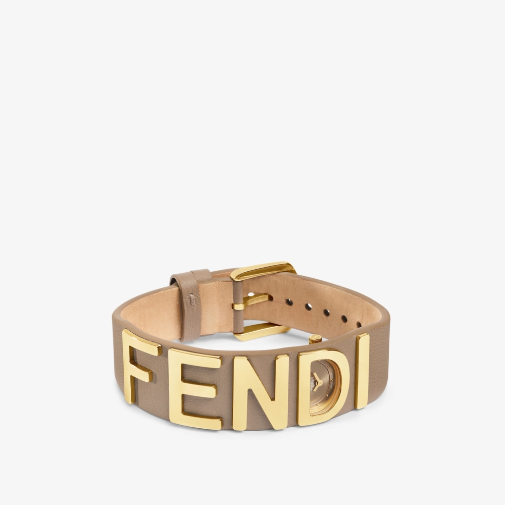 帶有FENDI Twist風格