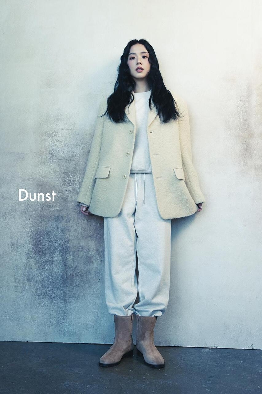 披上柔和的色調,在冬天裡製造令人怦然心動的俏皮形象。