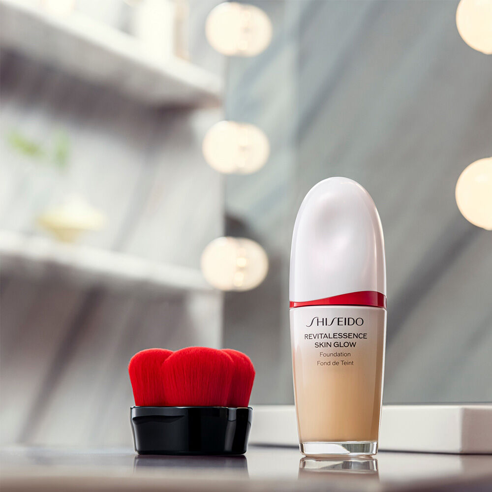 Shiseido Revitalessence養膚亮澤修護精華粉底
